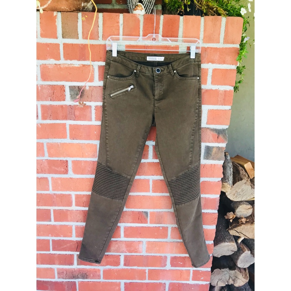 Green skinny jeans